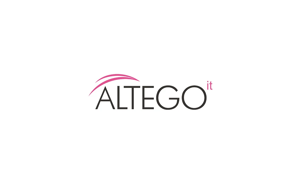 Логотип Altego IT: название ALTEGO с розовой дугой и надстрочным it